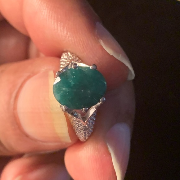 Ring - Picture 3 of 6